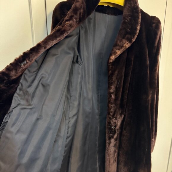 Vintage Stunning Authentic Fur Coat w/ Fur Hat - LUXURY!! - Picture 6 of 7